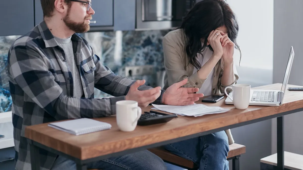 Calendar marked with payday loan due dates every two weeks